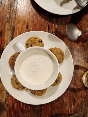 Mini chocolate chips with milk so you can dunk it in.