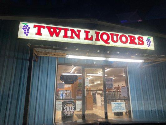 Twin Liquor