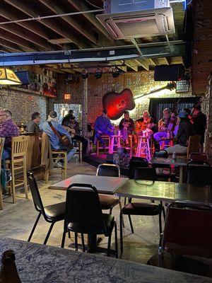 Bobby's Idle Hour Tavern