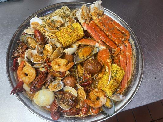 Seafood mixed Cajun boil