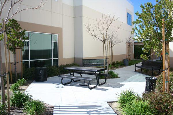 outdoor rest/dinning area