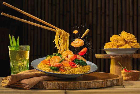 Our chefs braise, blend, toss, temper and stir up signature delicacies inspired from regions of China and India.