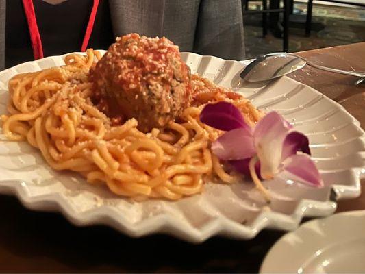 Spaghetti with meatball.