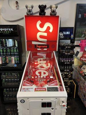 Supreme pinball machine