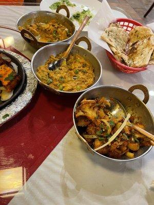 Aloo Gobi, Baigan Bharta, Mushroom Masalawala, and Garlic Naan