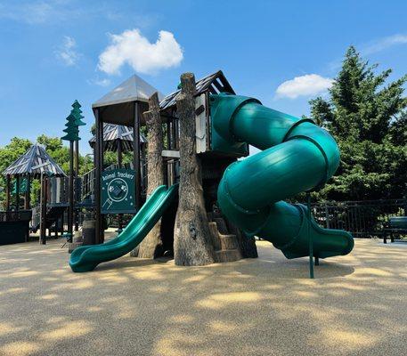 SYNLawn's SYNPour Rubber Surfacing ... a safer, cleaner playground for the children of Little Falls, NJ.