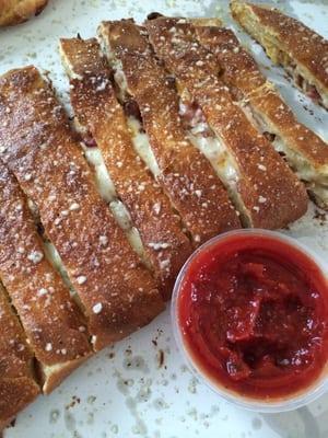 Stuffed pizza sticks