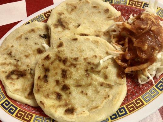 3 pupusas revueltas