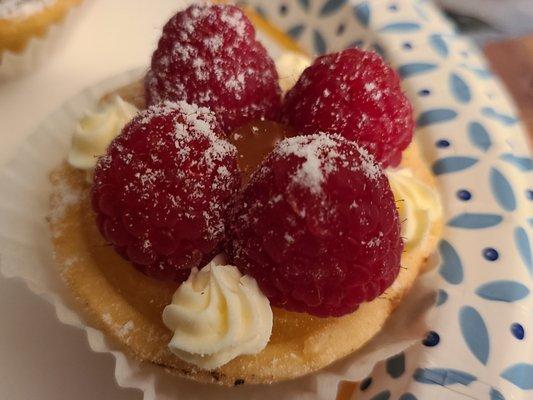 Lemon tart with raspberry