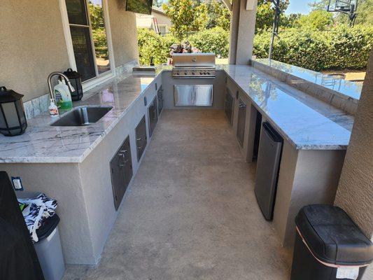 Outdoor Kitchen