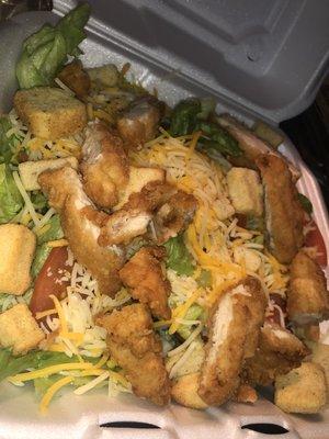 Chicken salads with crispy chicken