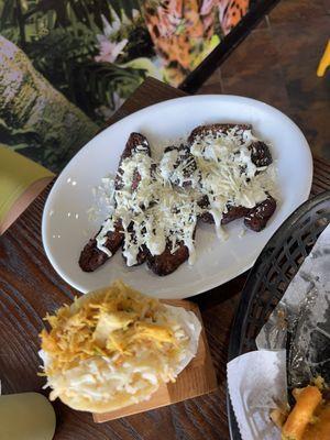 Platano maduro and an arepa