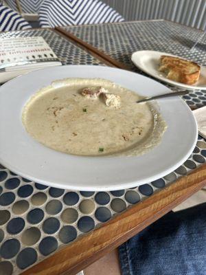 The soup special today is EXCELLENT! Mushroom soup and homemade bread! Just EXCELLENT!  5 Stars!