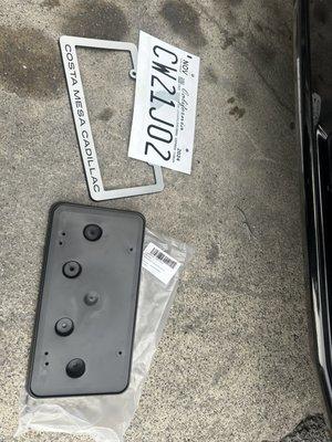 Dealer don't install special plastic between bumper and license plate I bought from other dealership.