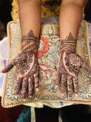 Bridal red henna