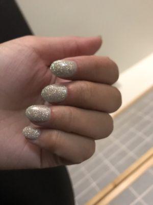 Anyone who does and gets their nails done with dip powder knows they should be as glittery as the powder in the container.