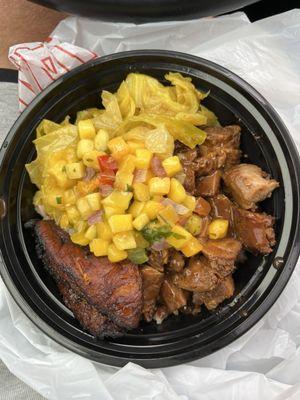 Jerk chicken bowl with added mango