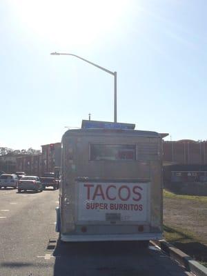 They're on McLellan across Trader Joe's rain or shine. Full of Kaiser employees during lunch and students after school.