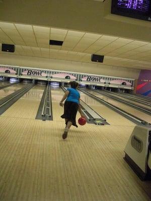 Erynn "Tofastfordadtounderstand" bowling.