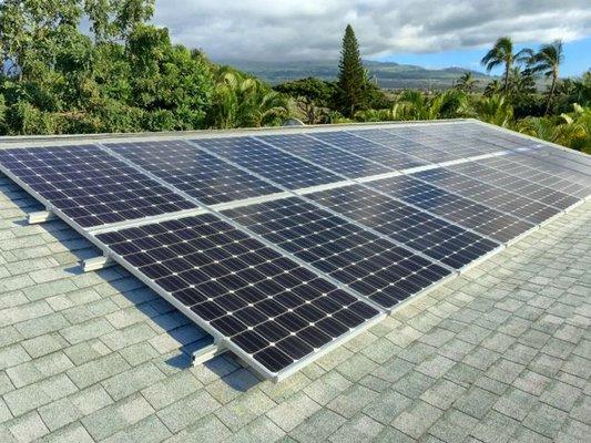 SolarWorld modules with Enphase, in Kihei.