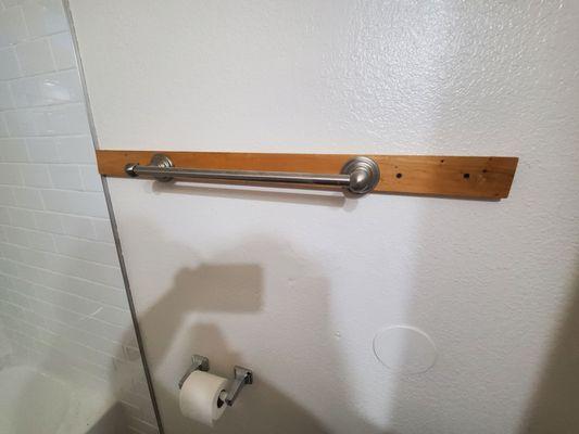 This is how they decided to install the towel rack.