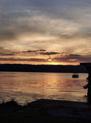 Little Mountain Marina & Camping