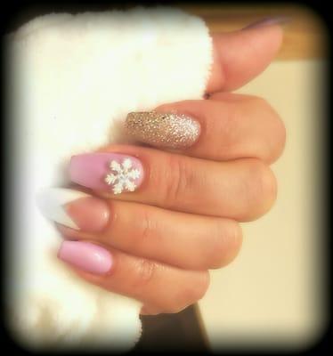 Pretty Winter Look - Shellac Manicure by Angie.