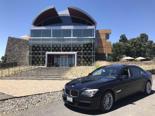 BMW 750Li @ Williams Selyem Winery Healdsburg, Ca.