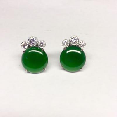 Diamond and jade white gold earring