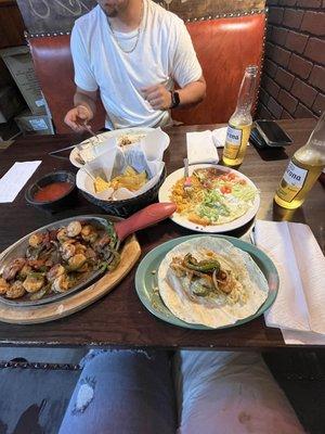 Fajitas del mar & burrito texacano