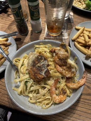 Queensland chicken QUEENSLAND CHICKEN & SHRIMP PASTA