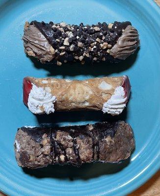 3 Canoli