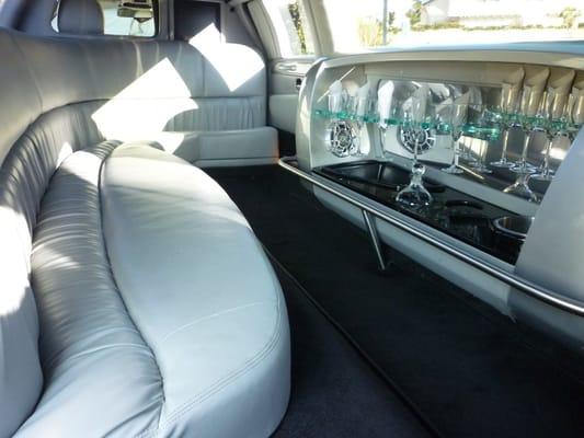 10 Pax Stretch Limo Interior