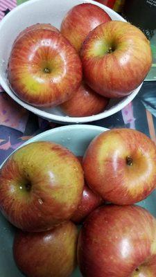 Tuesday night craving for fruits , fuji apples. My mom is also like Fuji more than Gala apples