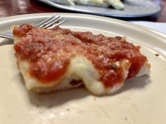 Cheesy bread with marinara