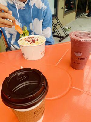 Outside table, chai latte, vitality bowl, açaí elixir smoothie