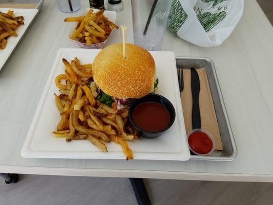 Burger w bbq brisket on top, bun was perfectly done, great service