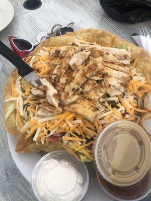 Taco salad with chicken