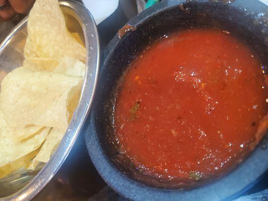 The salsa is perfect. Not too hot, fresh taste and crispy chips.