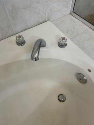 Fixed the stoppers to my bathtub