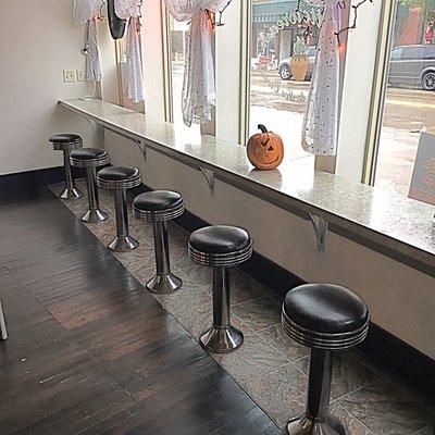 Counter seating facing Main St