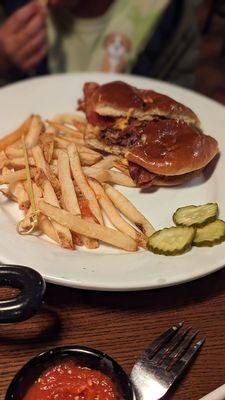 Cheeseburger and fries