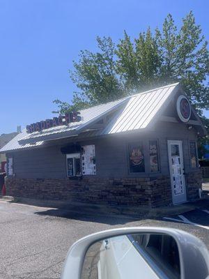 Tiny cafe', drive through only.