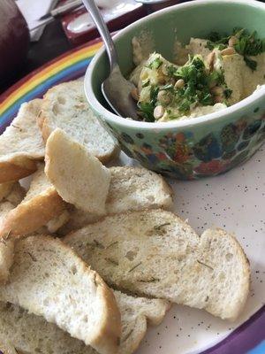 Hummus & toast points