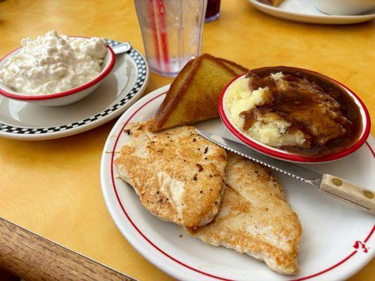 Grilled Chicken Entrée w/ Mashed Potatoes & Gravy and Cottage Cheese