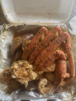 #9 crab cluster and shrimp +sausage, corn, potatoes