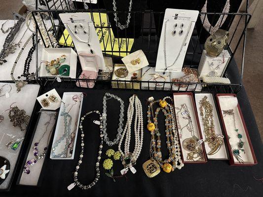 Plenty O Jewelry at the Farmers market