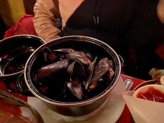 Moules frites (mussels)