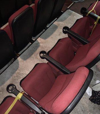 2 vacant seats on the left, 1 yellow taped seat on the right that was accidentally sat on. Do any of you see tape on at least 2 seats?