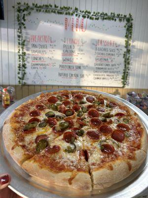 14'' Pizza pepperoni & Jalapenos